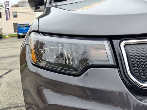 Used 2022 Jeep Compass Limited image 9