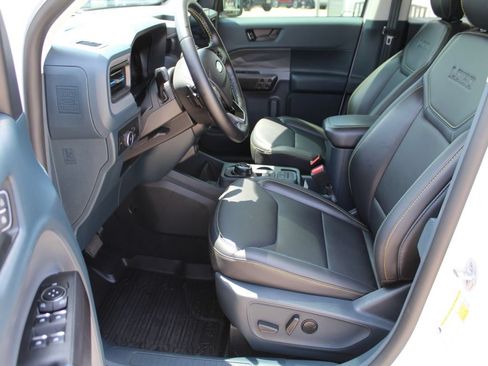 Used 2025 Ford Maverick Lobo AWD/4WD image 11