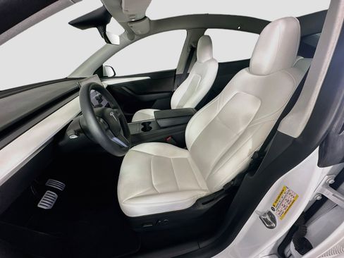 Used 2023 Tesla Model Y Performance AWD/4WD image 13