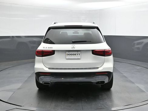 Used 2023 Mercedes-Benz GLB 250 w/ Premium Package image 5