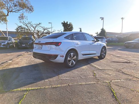 Used 2024 Audi Q8 e-tron Premium image 3