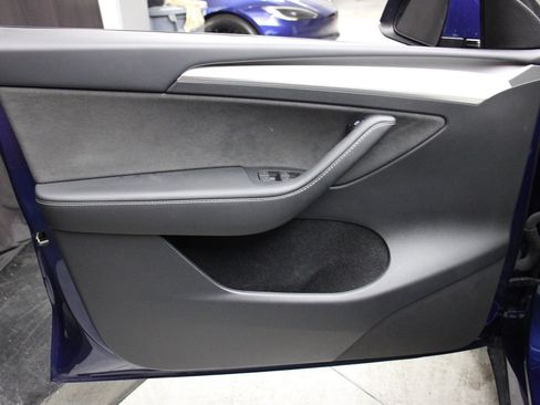 Used 2023 Tesla Model Y Long Range image 17