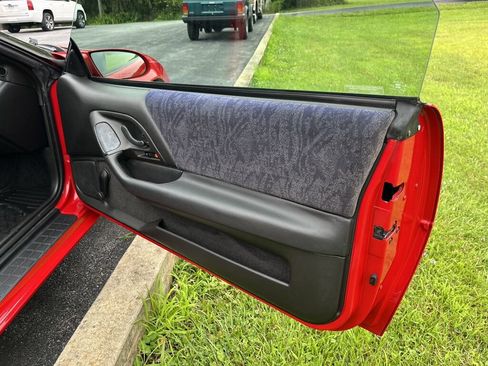 Used 2000 Chevrolet Camaro LT RWD image 30