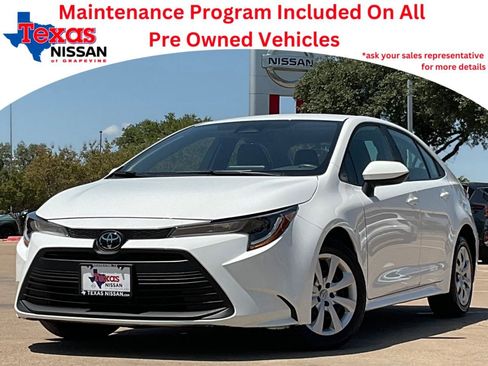 Used 2025 Toyota Corolla LE FWD image 1