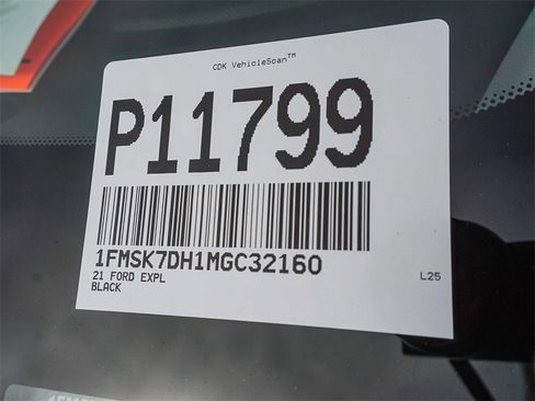 Used 2021 Ford Explorer XLT image 26