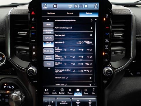 New 2026 RAM 1500 Laramie AWD/4WD image 19