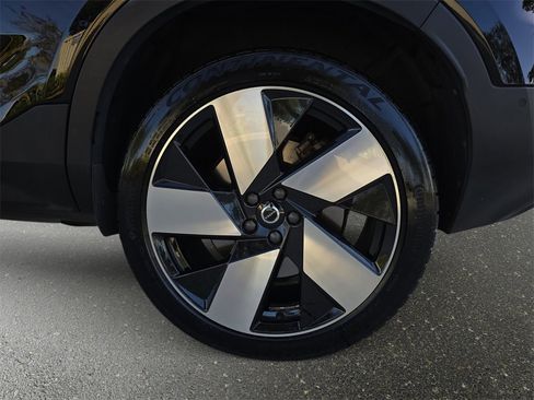 Used 2022 Volvo C40 P8 Recharge Ultimate image 31