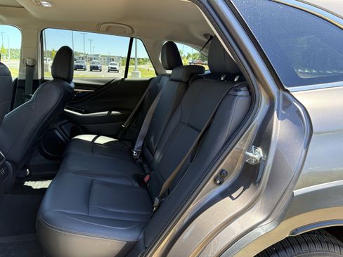 Used 2024 Subaru Outback Limited XT AWD/4WD image 32