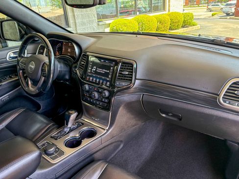 Used 2021 Jeep Grand Cherokee Limited AWD/4WD image 27