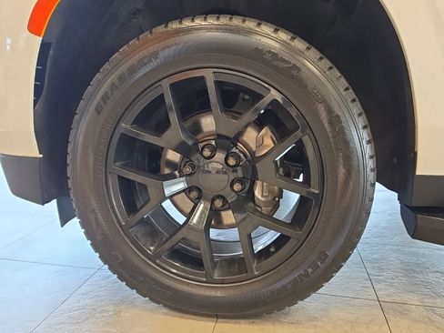 Used 2021 Chevrolet Suburban High Country AWD/4WD image 14