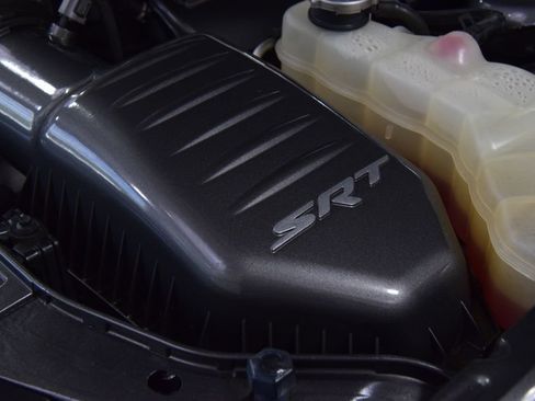 Used 2018 Dodge Challenger SRT Hellcat RWD image 31