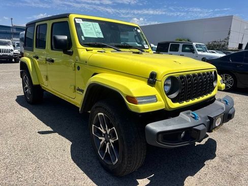 Used 2024 Jeep Wrangler Unlimited AWD/4WD image 3