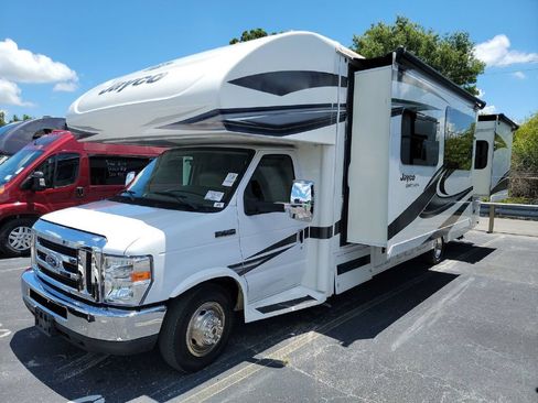 Used 2018 Ford E-450 and Econoline 450 Super Duty w/ Motorhome Prep Package RWD image 1
