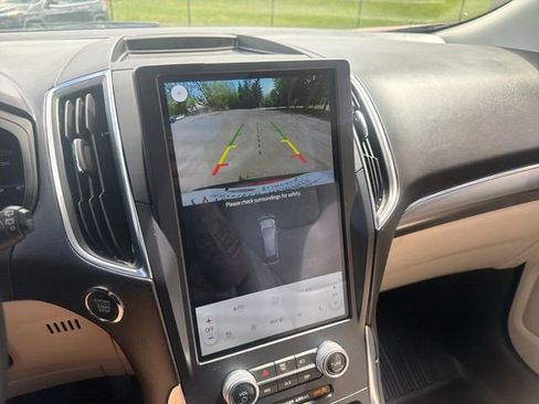 Certified 2024 Ford Edge Titanium AWD/4WD image 39