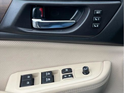 Used 2017 Subaru Outback 2.5i Limited image 17