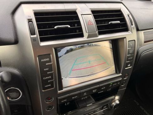 Used 2018 Lexus GX 460 image 16