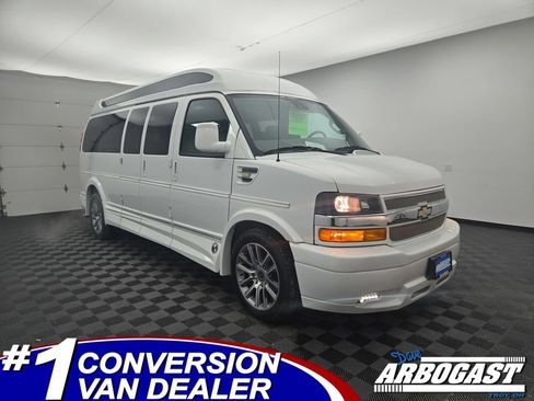 Used 2020 Chevrolet Express 2500 Extended w/ Enhanced Convenience Package RWD image 1