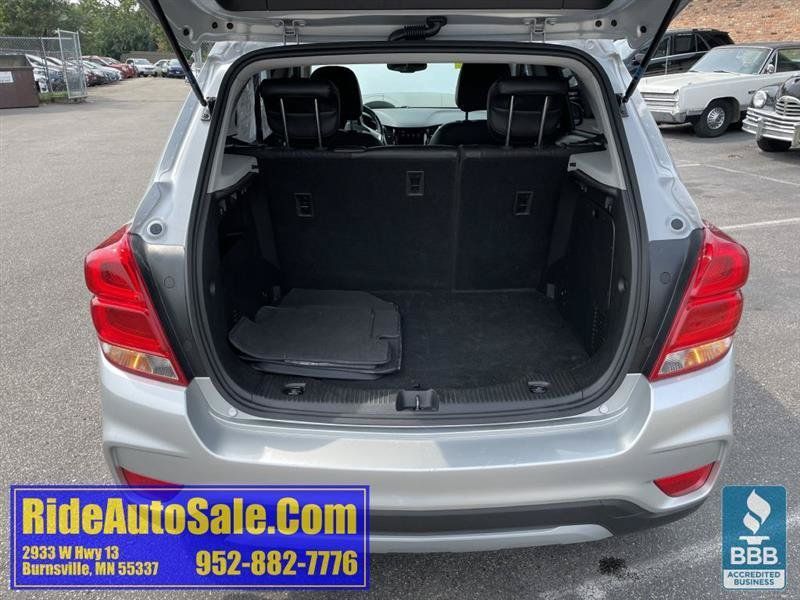 Used 2020 Chevrolet Trax LT w/ LT Convenience Package FWD image 27