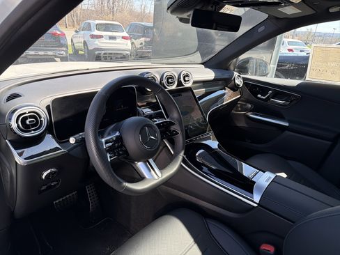 Used 2026 Mercedes-Benz GLC 300 4MATIC image 9