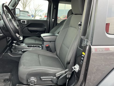 Used 2020 Jeep Wrangler Sport image 12