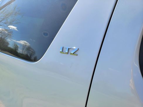 Used 2014 Chevrolet Suburban LTZ AWD/4WD image 39