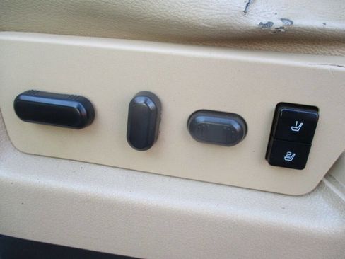 Used 2013 Ford F150 Lariat w/ Mid Equipment Group image 9