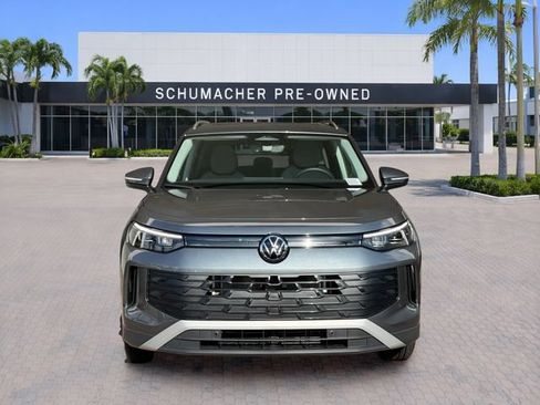 Certified 2026 Volkswagen Tiguan SE FWD image 2
