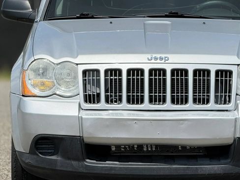 Used 2010 Jeep Grand Cherokee Laredo AWD/4WD image 11