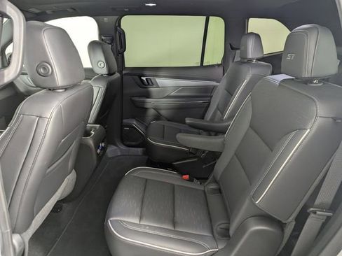 Used 2025 Buick Enclave Sport Touring w/ Power Package image 16