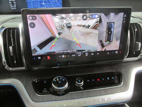 New 2025 Ford Expedition Platinum w/ Platinum Ultimate Package image 39