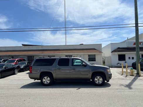 Used 2012 Chevrolet Suburban LS w/ Convenience Package 1 image 2
