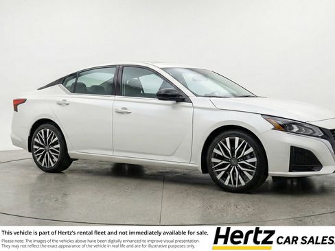 Used 2025 Nissan Altima 2.5 SV FWD image 1