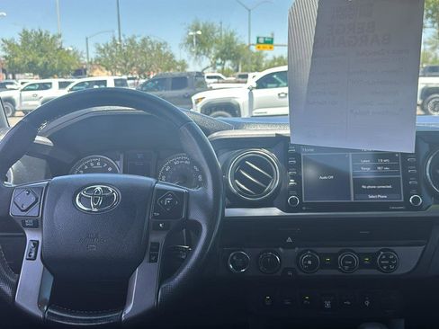 Used 2020 Toyota Tacoma TRD Off-Road w/ Technology Package AWD/4WD image 12