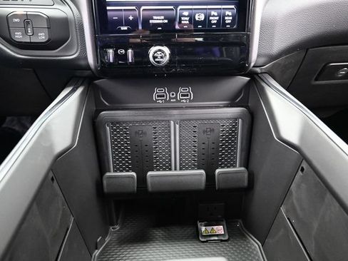 New 2026 RAM 2500 Laramie AWD/4WD image 47