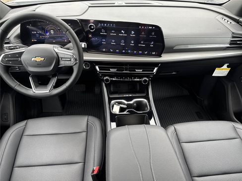 New 2026 Chevrolet Traverse LT FWD image 15