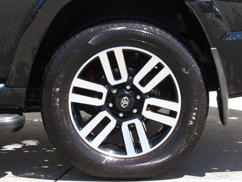 Used 2021 Toyota 4Runner Limited AWD/4WD image 39