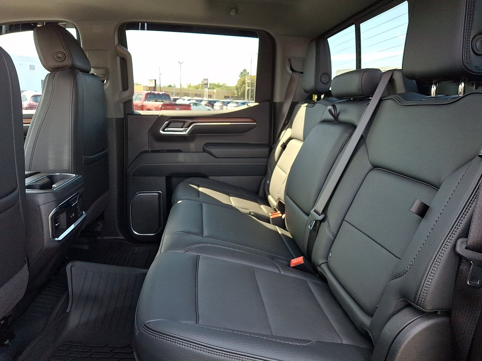 Used 2025 GMC Sierra 1500 Denali w/ Denali Reserve Package AWD/4WD image 10