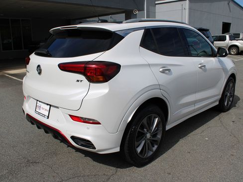 Used 2020 Buick Encore GX Essence w/ Experience Buick Package image 3