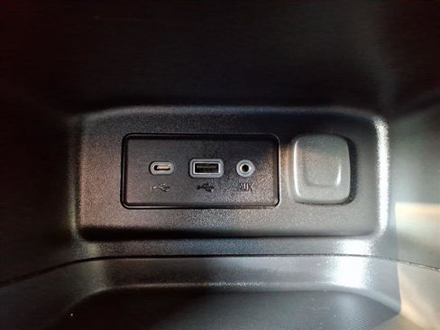 Used 2021 Chevrolet Equinox LT image 17