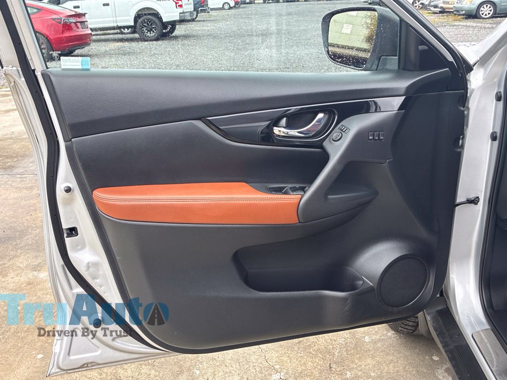 Used 2018 Nissan Rogue SL w/ Premium Package AWD/4WD image 20