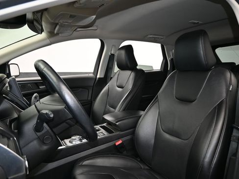 Used 2022 Ford Edge Titanium w/ Equipment Group 301A image 10