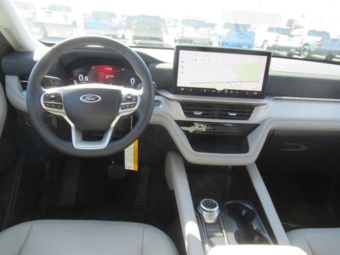 New 2026 Ford Explorer Active w/ Active Comfort Package image 15