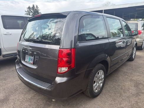 Used 2016 Dodge Grand Caravan American Value Package w/ UConnect Hands-Free Group image 4