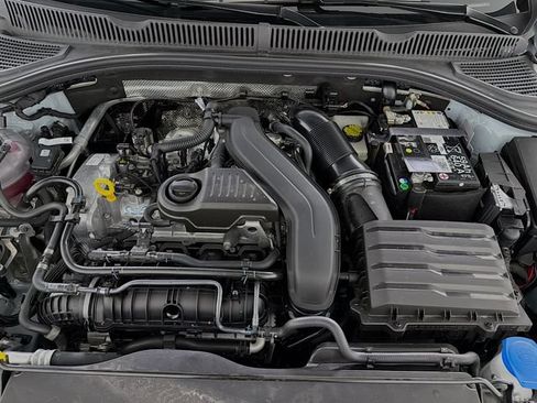 Used 2025 Volkswagen Jetta SE FWD image 30