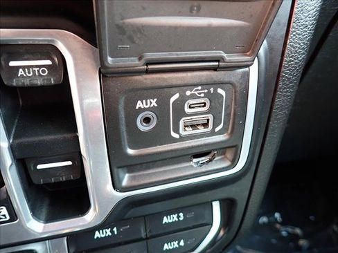 Used 2018 Jeep Wrangler Unlimited Rubicon AWD/4WD image 18