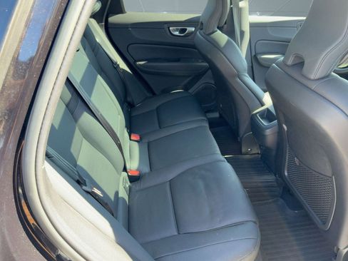 Certified 2023 Volvo XC60 B5 Plus image 29