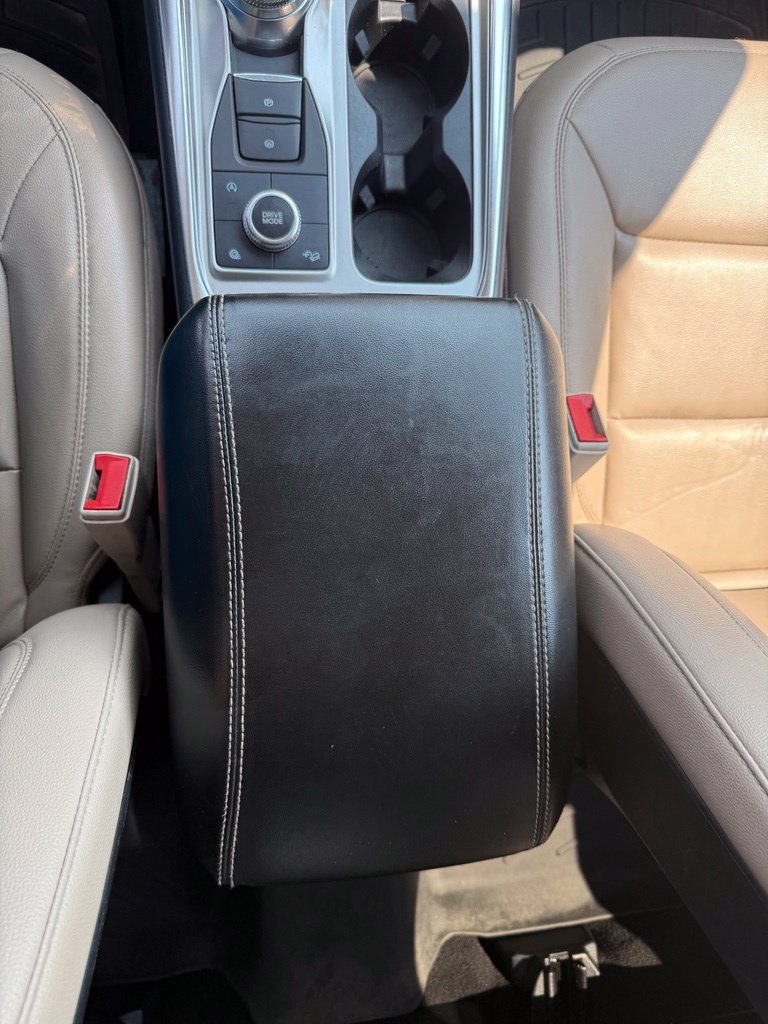 Used 2020 Ford Explorer XLT w/ Equipment Group 202A AWD/4WD image 18