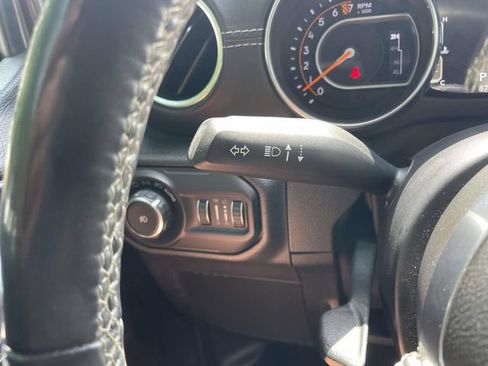 Used 2018 Jeep Wrangler Unlimited Sahara w/ Cold Weather Group AWD/4WD image 27