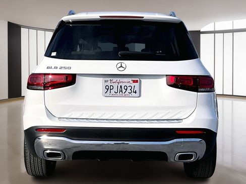 Used 2023 Mercedes-Benz GLB 250 w/ Premium Package image 5