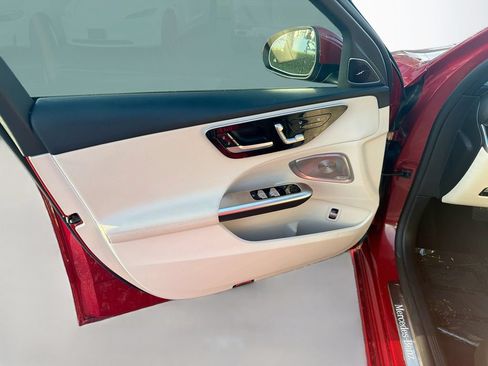Used 2025 Mercedes-Benz C 300 4MATIC Sedan image 21